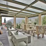 Boutique Skamnos Hotel 4*