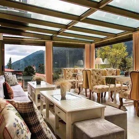 Boutique Skamnos Hotel