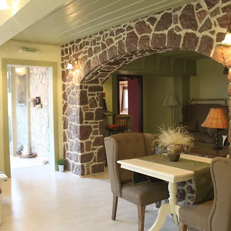 Boutique Skamnos 4* Αράχωβα