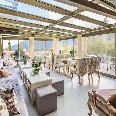 Ξενοδοχείο Boutique Skamnos 4*