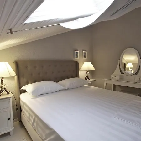 Boutique Skamnos Arájova