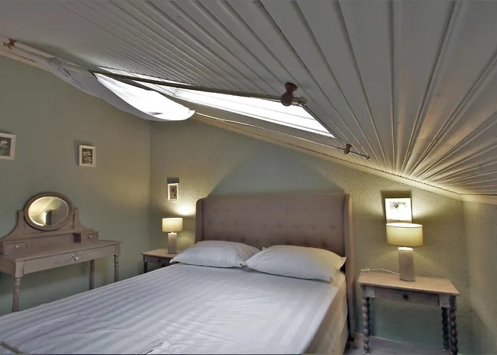 Boutique Skamnos 4* Αράχωβα